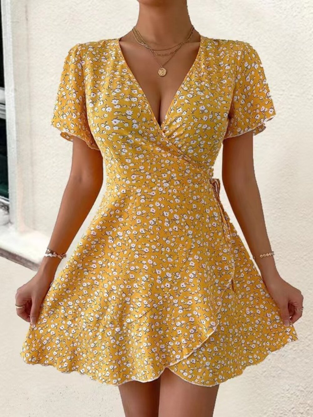 Women's Yellow Floral V-Neck Short-Sleeve Tie-Waist Mini Dress